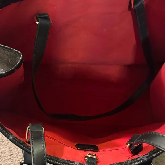 Chic Black Monogram Tote Bag - Picture 6 of 12